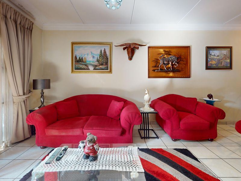 Modern Ground Floor Lock-Up-and-Go Living in Ravenswood - Photo 5