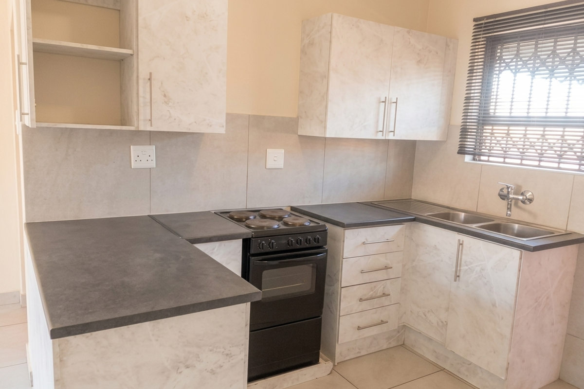 Modern 3-Bedroom Townhouse to Rent in Waterval East – Available Immediately - Photo 3