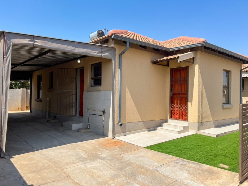 Modern 3-Bedroom Townhouse to Rent in Waterval East – Available Immediately - Photo 1