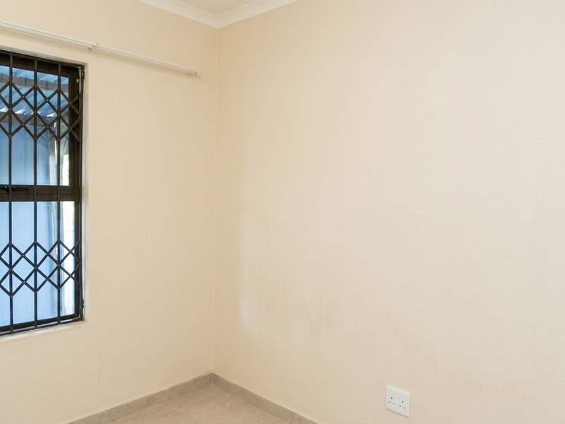 Modern 3-Bedroom Townhouse to Rent in Waterval East – Available Immediately - Photo 8