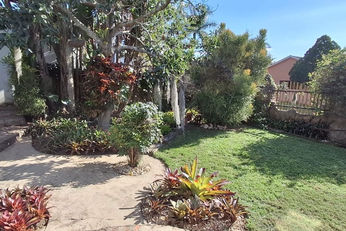 Spacious Family Home with Huge Potential in Haven Hills - Photo 2
