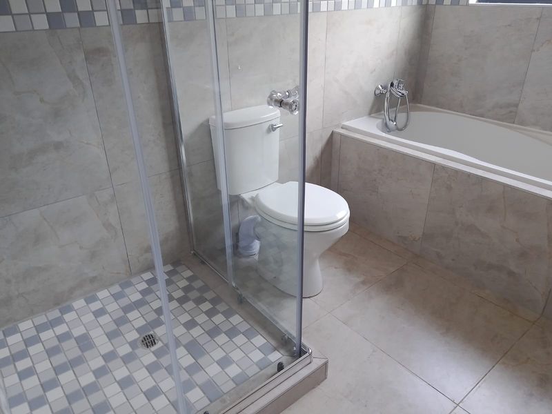 Beautiful 3 Bedroom Stand-Alone Home for Sale in HEATHERVIEW - Photo 6