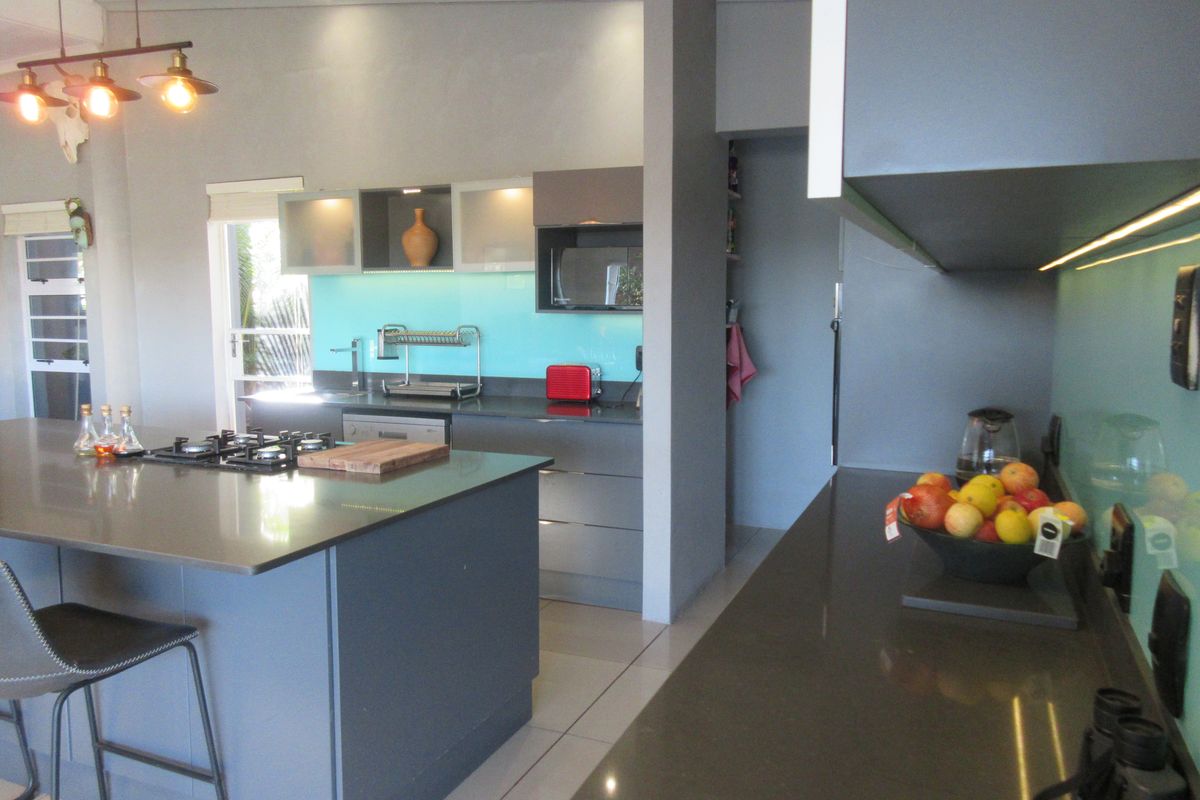 Modern Elegance with Uninterrupted Marina & Ocean Views - Photo 3