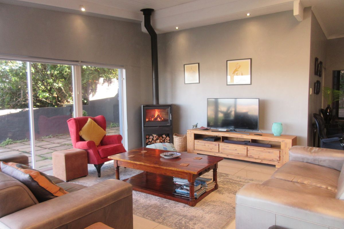 Modern Elegance with Uninterrupted Marina & Ocean Views - Photo 5