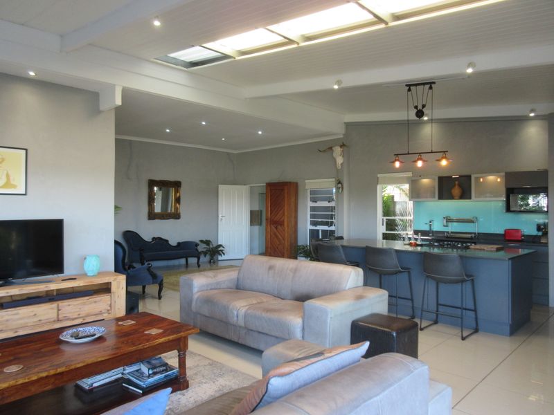 Modern Elegance with Uninterrupted Marina & Ocean Views - Photo 4