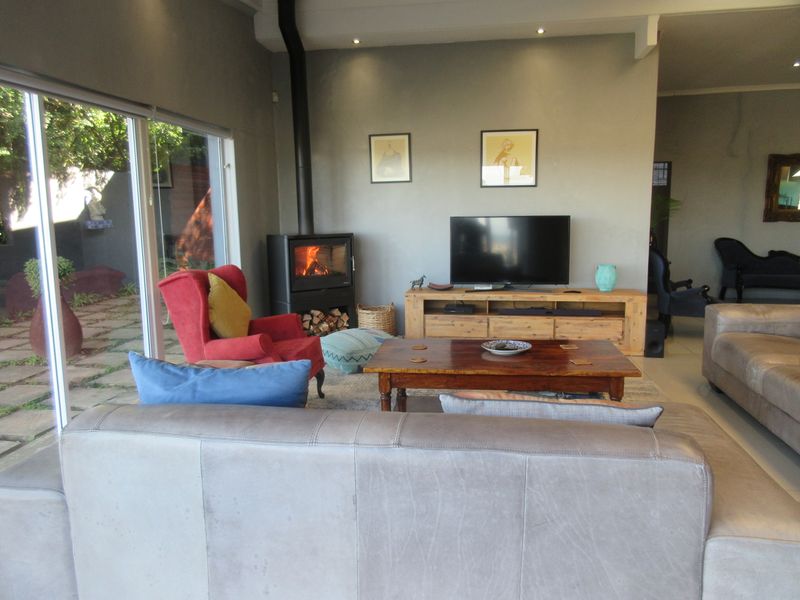 Modern Elegance with Uninterrupted Marina & Ocean Views - Photo 6