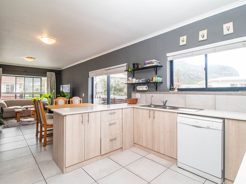 Coastal Living in the Heart of Fish Hoek - Photo 3