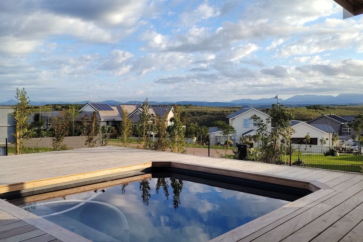 The Art of Living Well in Baron View, Just Unwrapped - Photo 2