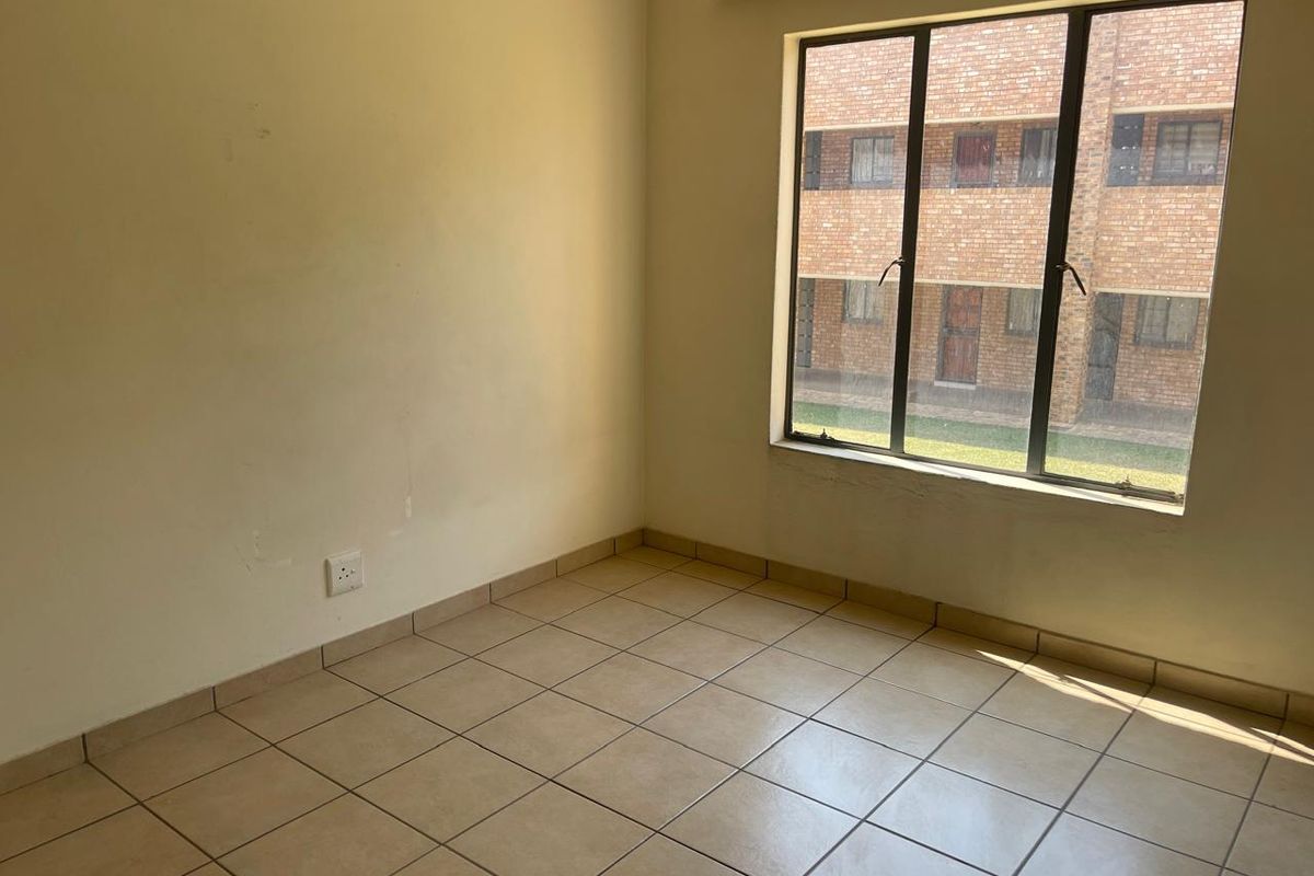 1 Bed 1 Bath Apartment - Photo 4