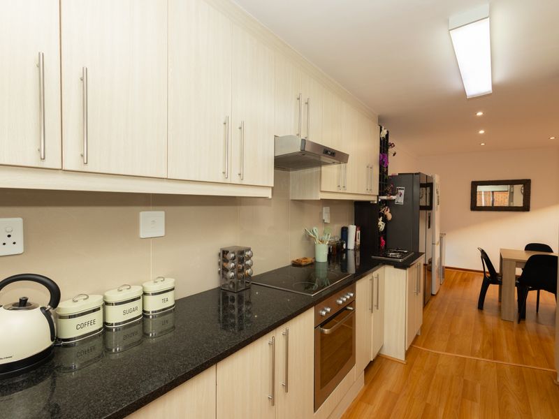 Spacious Family Home Offering Exceptional Value! - Photo 10