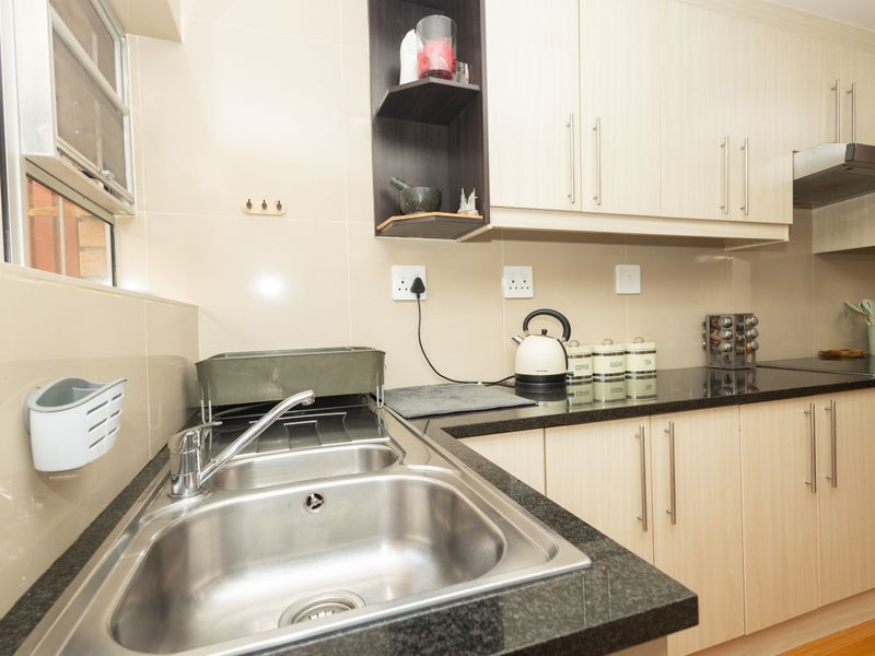Spacious Family Home Offering Exceptional Value! - Photo 9
