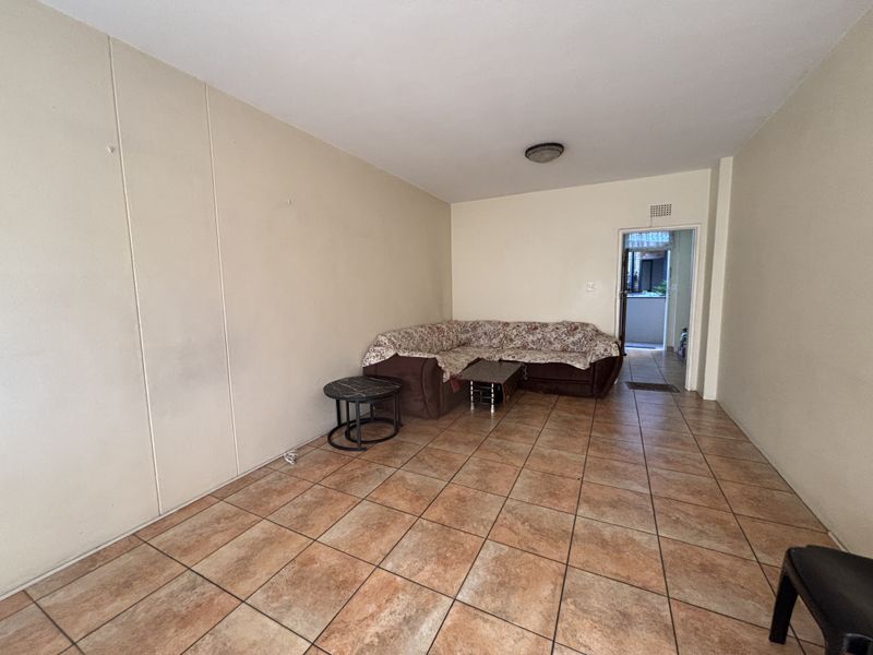 Secure Ground Floor Garden Unit in Sought After Morehill Gardens - Photo 7