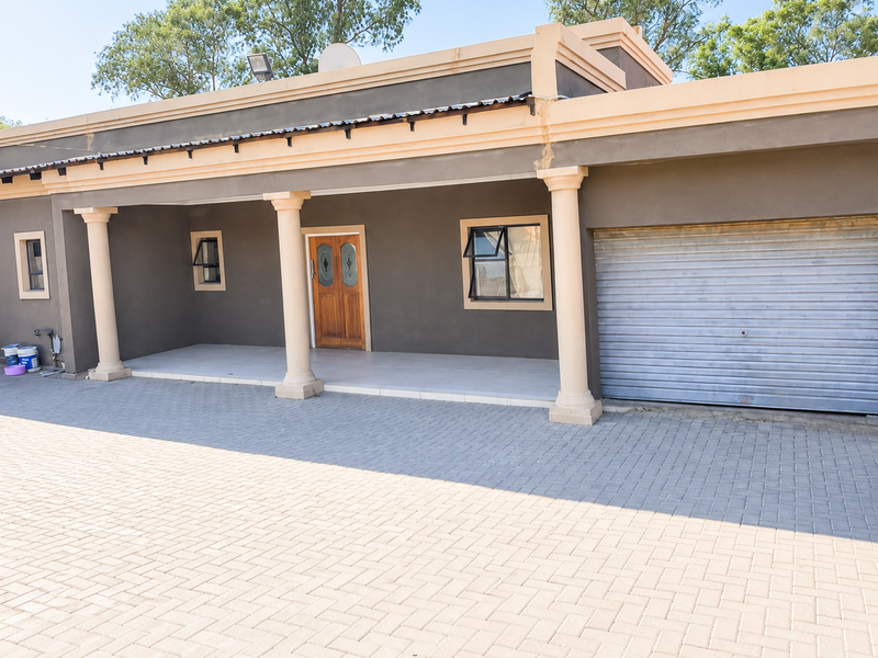 Freestanding For Sale In Sandton - Photo 3