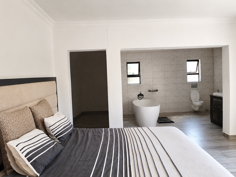Freestanding For Sale In Sandton - Photo 6