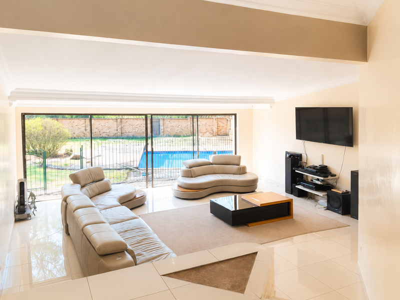 Freestanding For Sale In Sandton - Photo 4