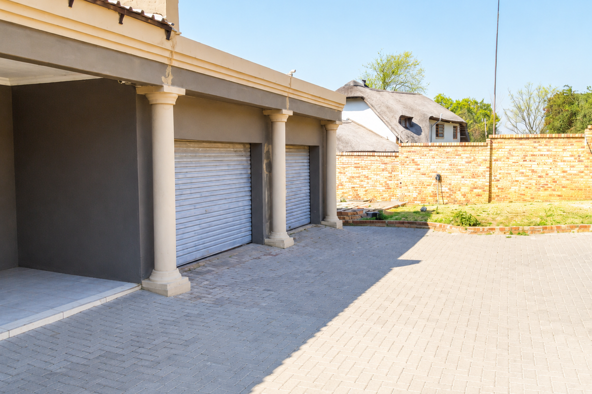 Freestanding For Sale In Sandton - Photo 2