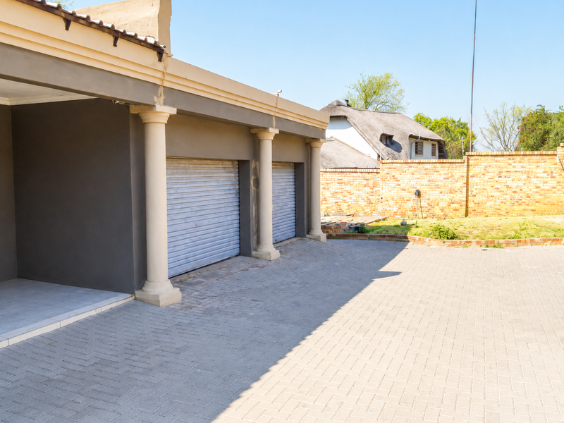 Freestanding For Sale In Sandton - Photo 2