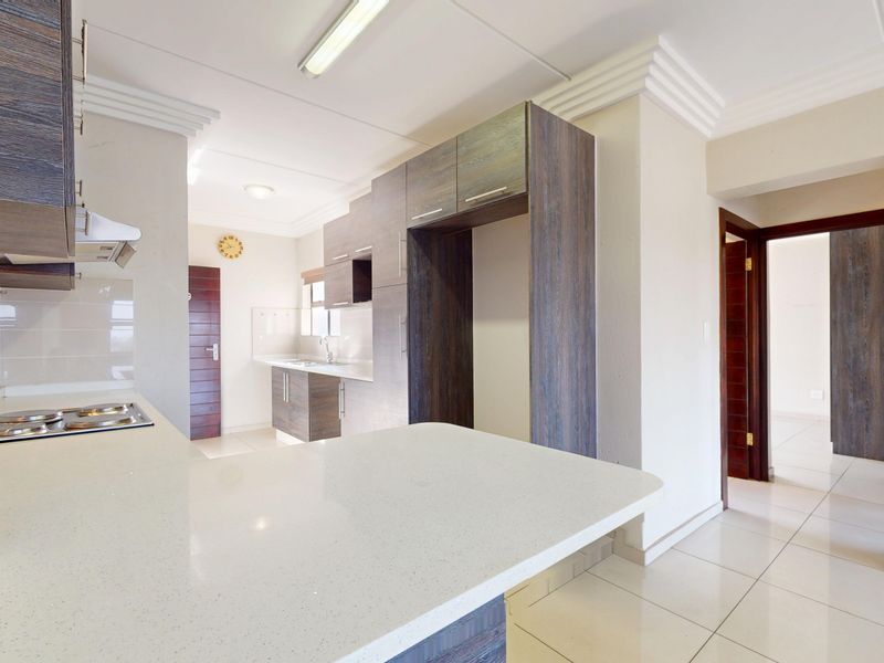 Immaculate 2nd Floor Apartment with 2 Bedrooms & 2 Bathrooms in Secure Eveleigh Heights - Photo 9