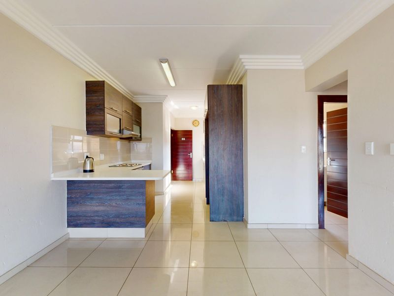 Immaculate 2nd Floor Apartment with 2 Bedrooms & 2 Bathrooms in Secure Eveleigh Heights - Photo 8