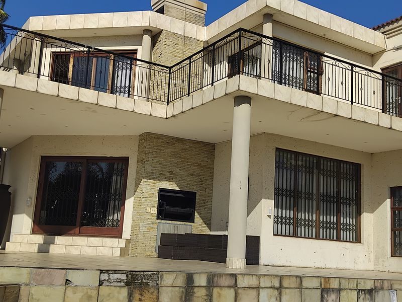 FAMILY HOME SITUATED IN AN UPMARKET AREA OF REYNO RIDGE - Photo 5