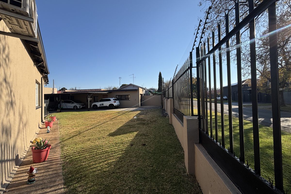 Move In Ready Family Home with Spacious Flatlet, Pool and Excellent Security - Photo 4