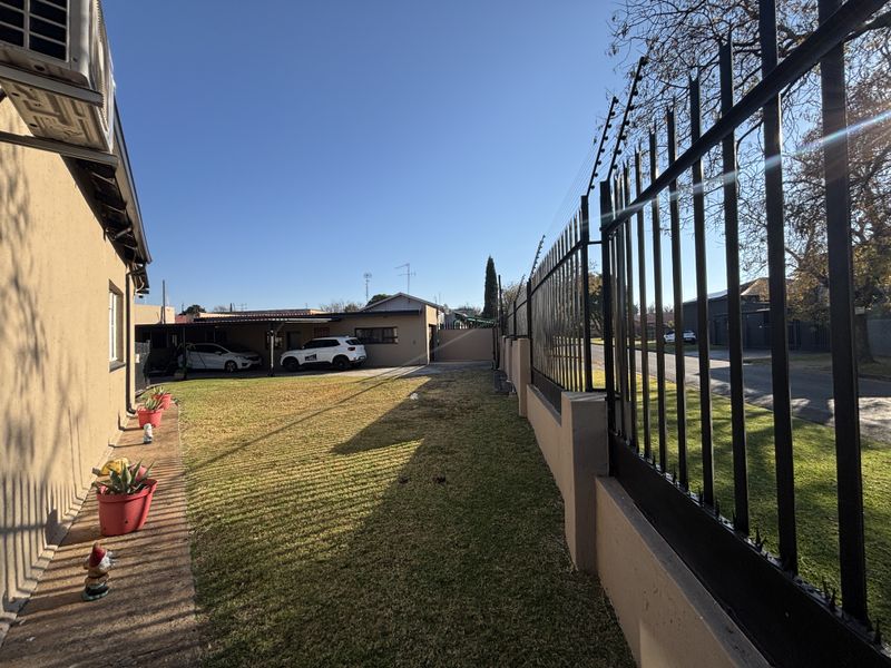 Move In Ready Family Home with Spacious Flatlet, Pool and Excellent Security - Photo 4