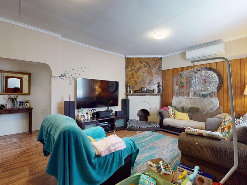 Move In Ready Family Home with Spacious Flatlet, Pool and Excellent Security - Photo 10