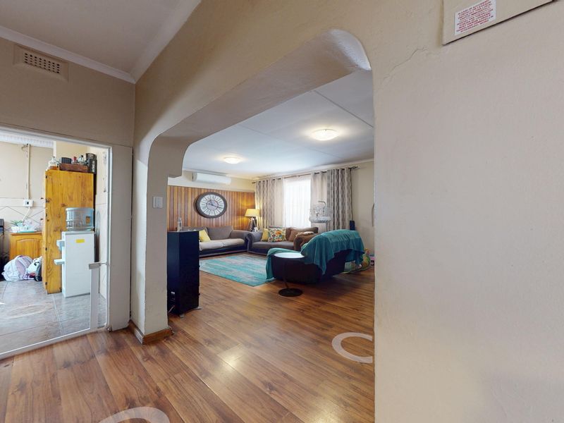 Move In Ready Family Home with Spacious Flatlet, Pool and Excellent Security - Photo 9