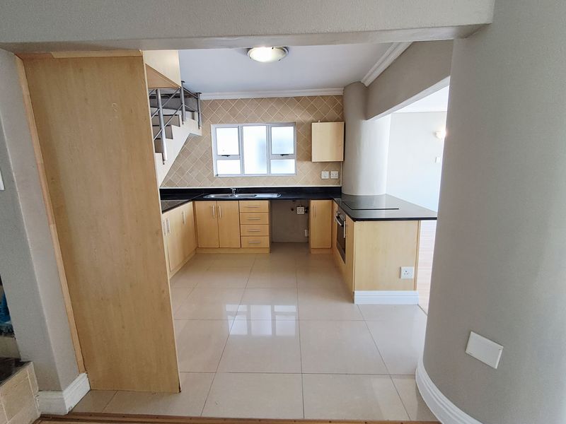 2 Bedroom-Duplex Apartment - Photo 4