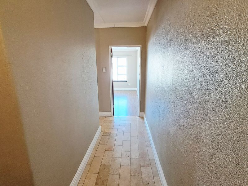 2 Bedroom-Duplex Apartment - Photo 6