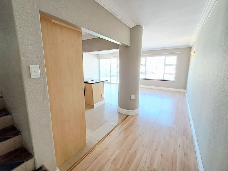 2 Bedroom-Duplex Apartment - Photo 3