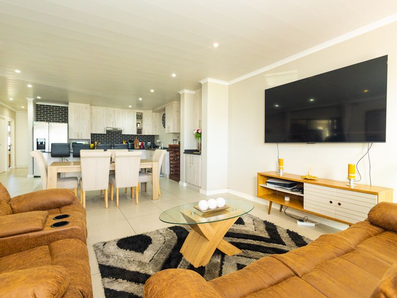 Secure semi-detached home for sale in De Sonnenda Estate - Kuils River - Photo 4