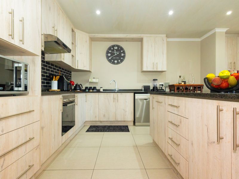Secure semi-detached home for sale in De Sonnenda Estate - Kuils River - Photo 8