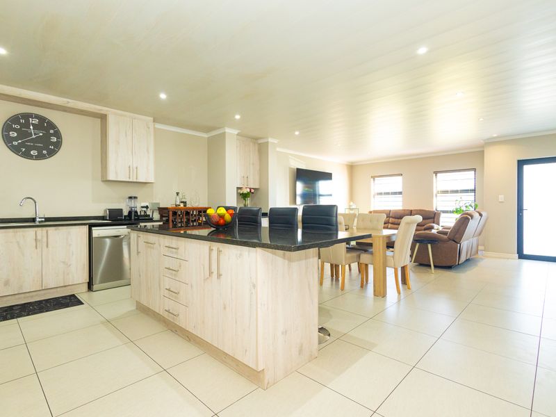 Secure semi-detached home for sale in De Sonnenda Estate - Kuils River - Photo 6