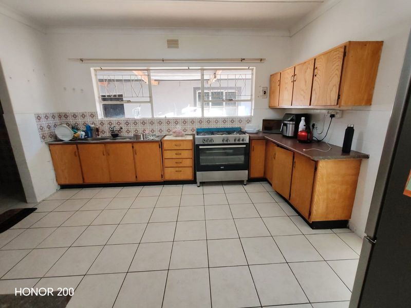 4 Bedroom House for Sale in Sasolburg Ext 23 - Photo 4