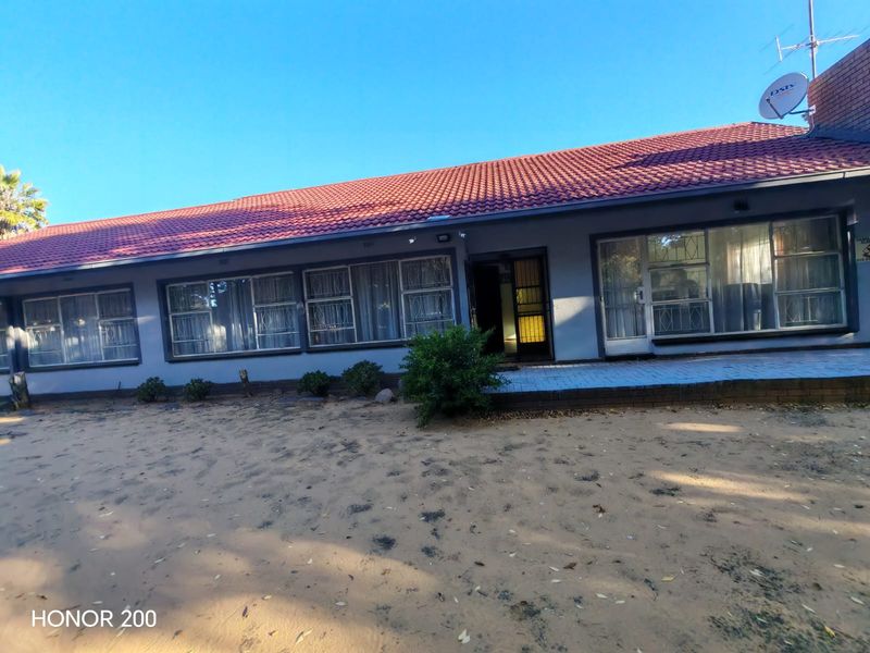 4 Bedroom House for Sale in Sasolburg Ext 23 - Photo 1