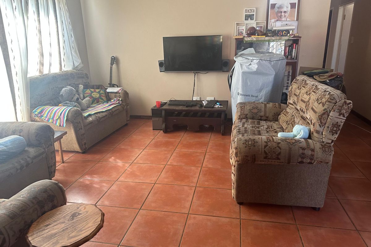 A Place to Call Home with Comfort and Convenience! - Photo 4