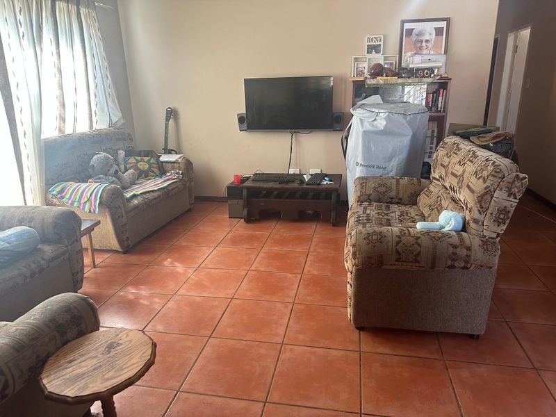 A Place to Call Home with Comfort and Convenience! - Photo 4