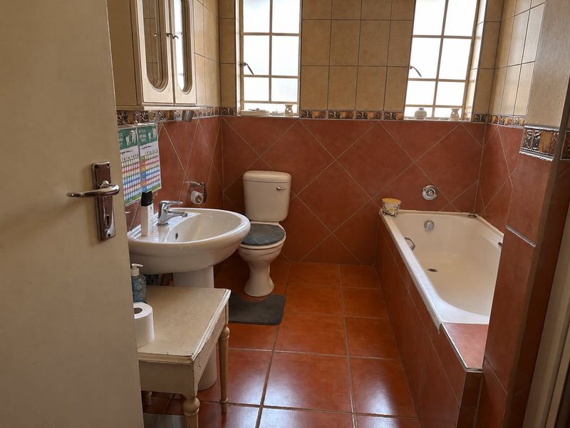 A Place to Call Home with Comfort and Convenience! - Photo 10