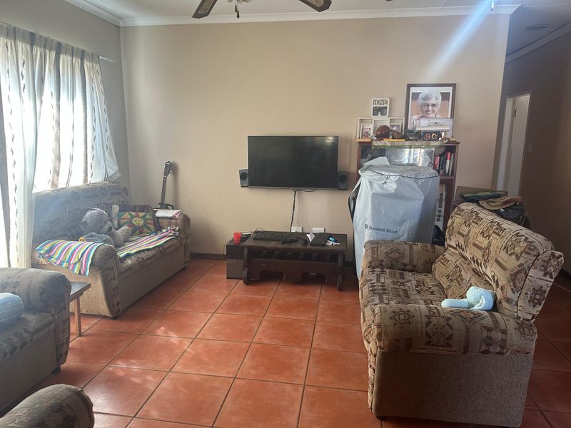 A Place to Call Home with Comfort and Convenience! - Photo 6