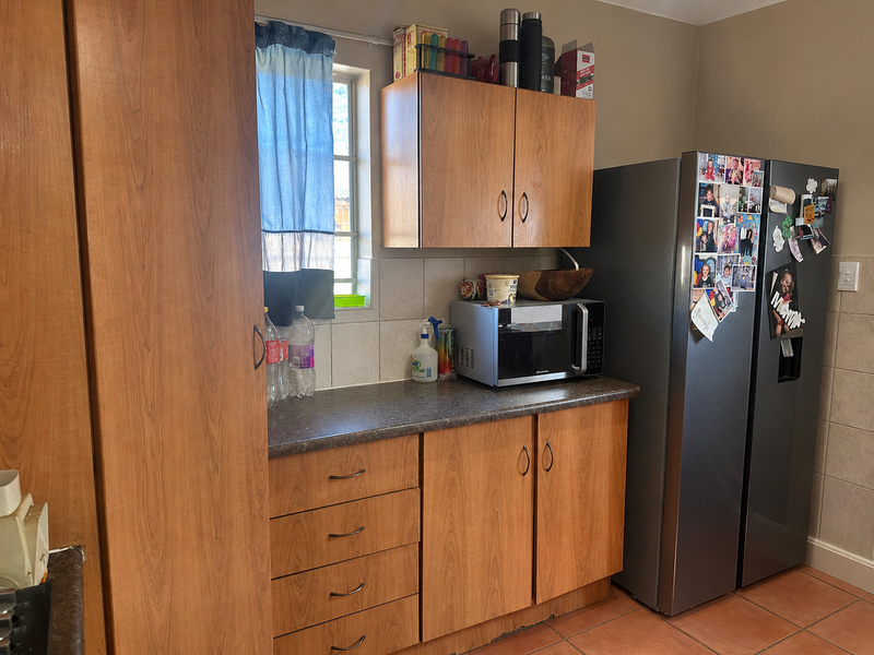 A Place to Call Home with Comfort and Convenience! - Photo 2