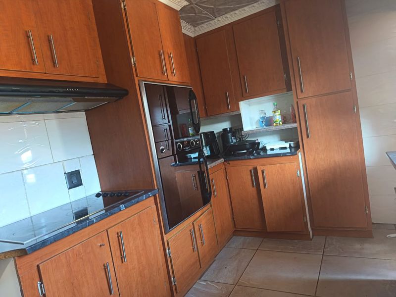 The Home You've Been Waiting For! - Photo 2