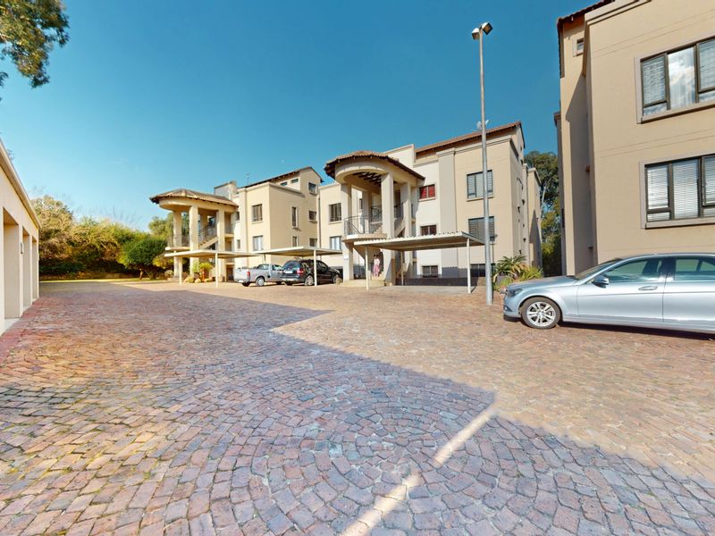 Starting to bid from R999,000! Non-Distressed Live Luxury Auction! - Photo 1