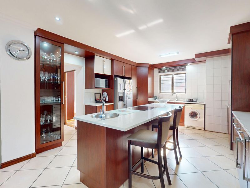Starting to bid from R999,000! Non-Distressed Live Luxury Auction! - Photo 9