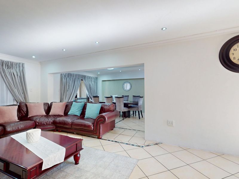 Starting to bid from R999,000! Non-Distressed Live Luxury Auction! - Photo 7