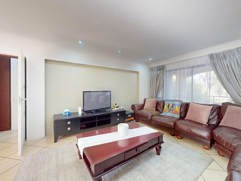 Starting to bid from R999,000! Non-Distressed Live Luxury Auction! - Photo 6