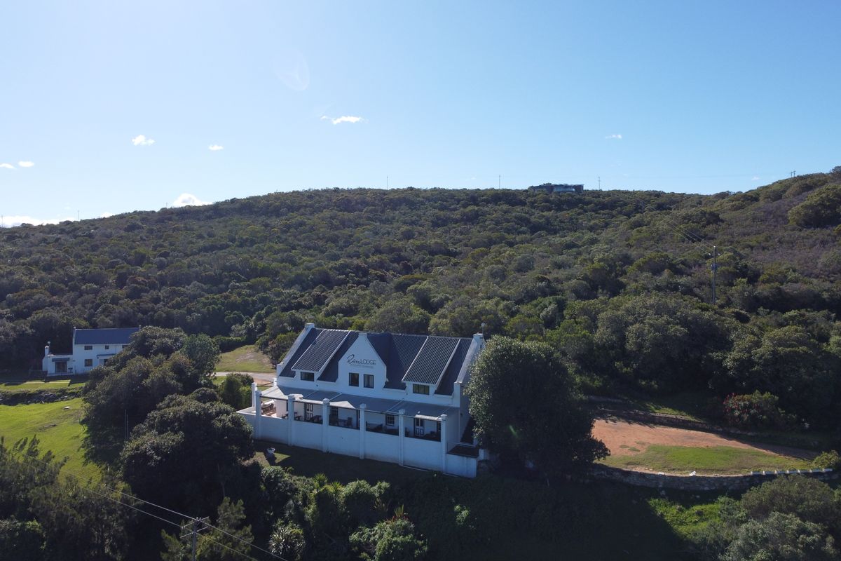 Landmark  riverside property overlooking the charming see-side town of Stilbaai - Photo 4