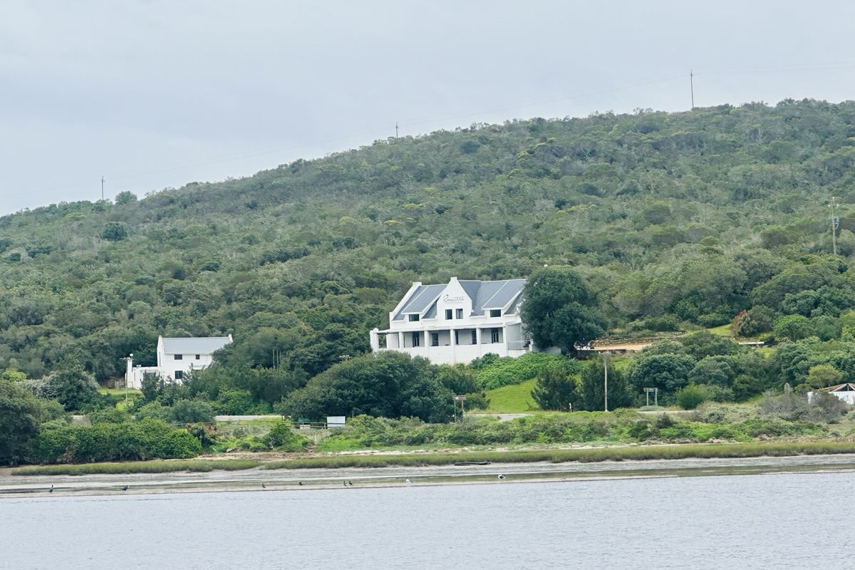Landmark  riverside property overlooking the charming see-side town of Stilbaai - Photo 5