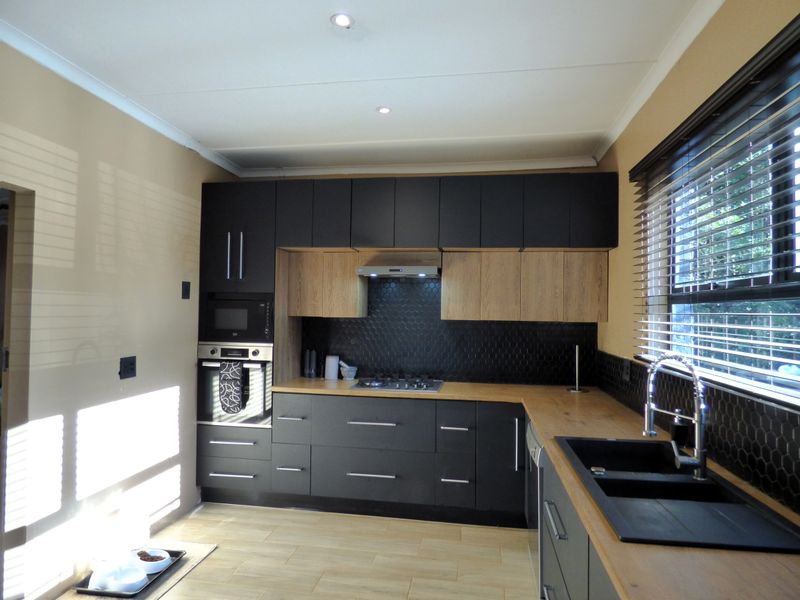 Escape to Peaceful Farm Living, Just 6 Minutes from Port Alfred - Photo 10