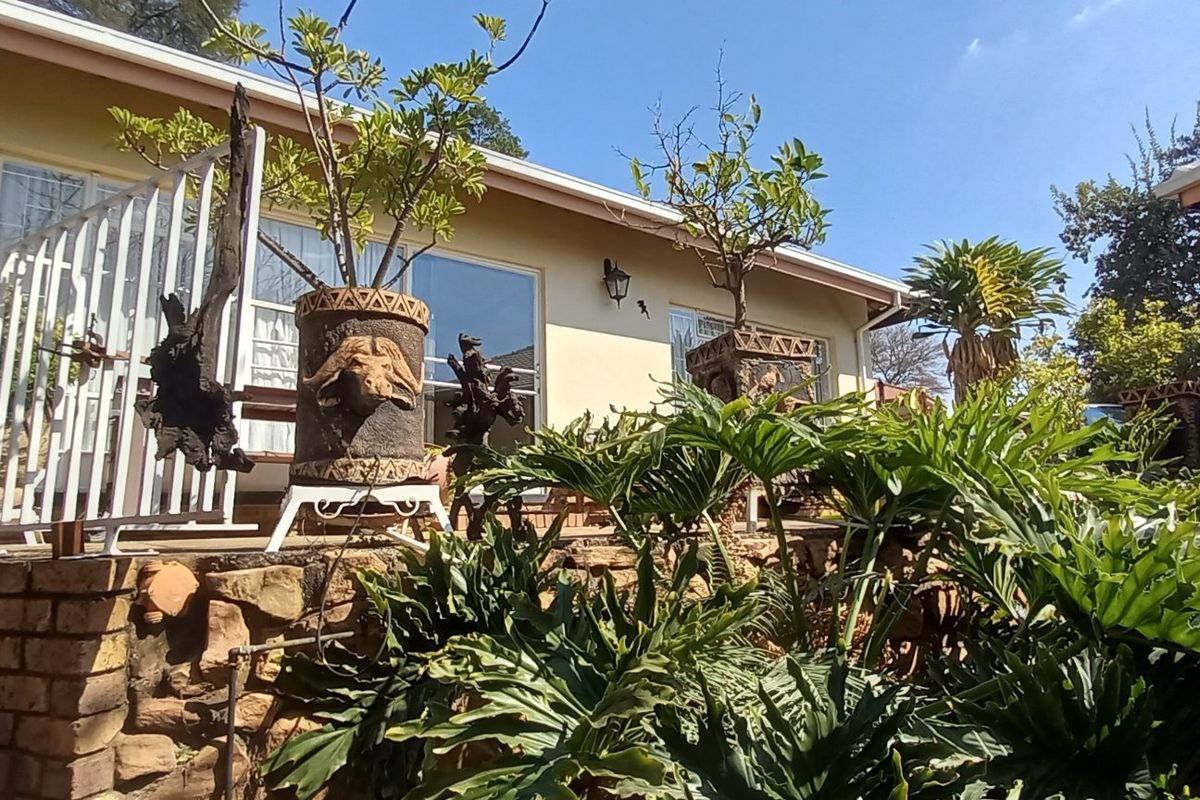 Charming Family Home with Scenic Views in Magalieskruin - Photo 4
